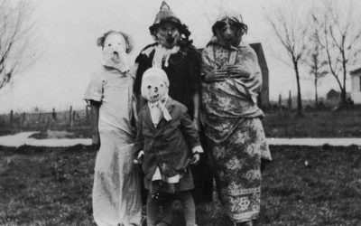 But Where are the Sexy Nurses? 25 Creepy Old-Timey Halloween Costume Photos